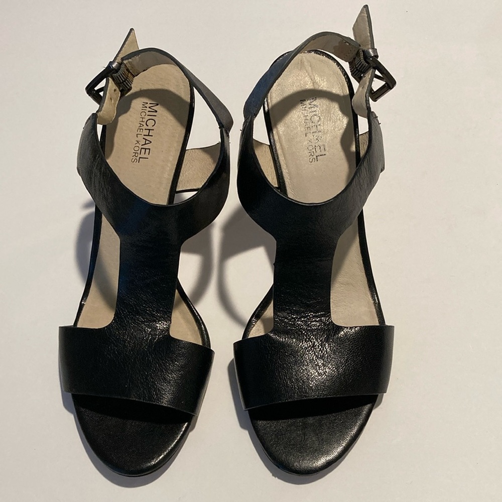 Michael Kors, leather sandals women’s
Size 10 M